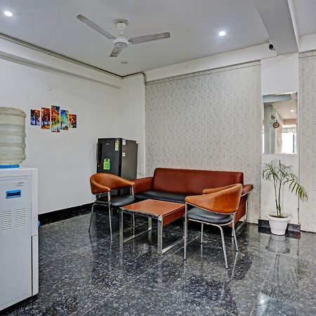Hotel O Vikrant Residency Ґурґаон Екстер'єр фото
