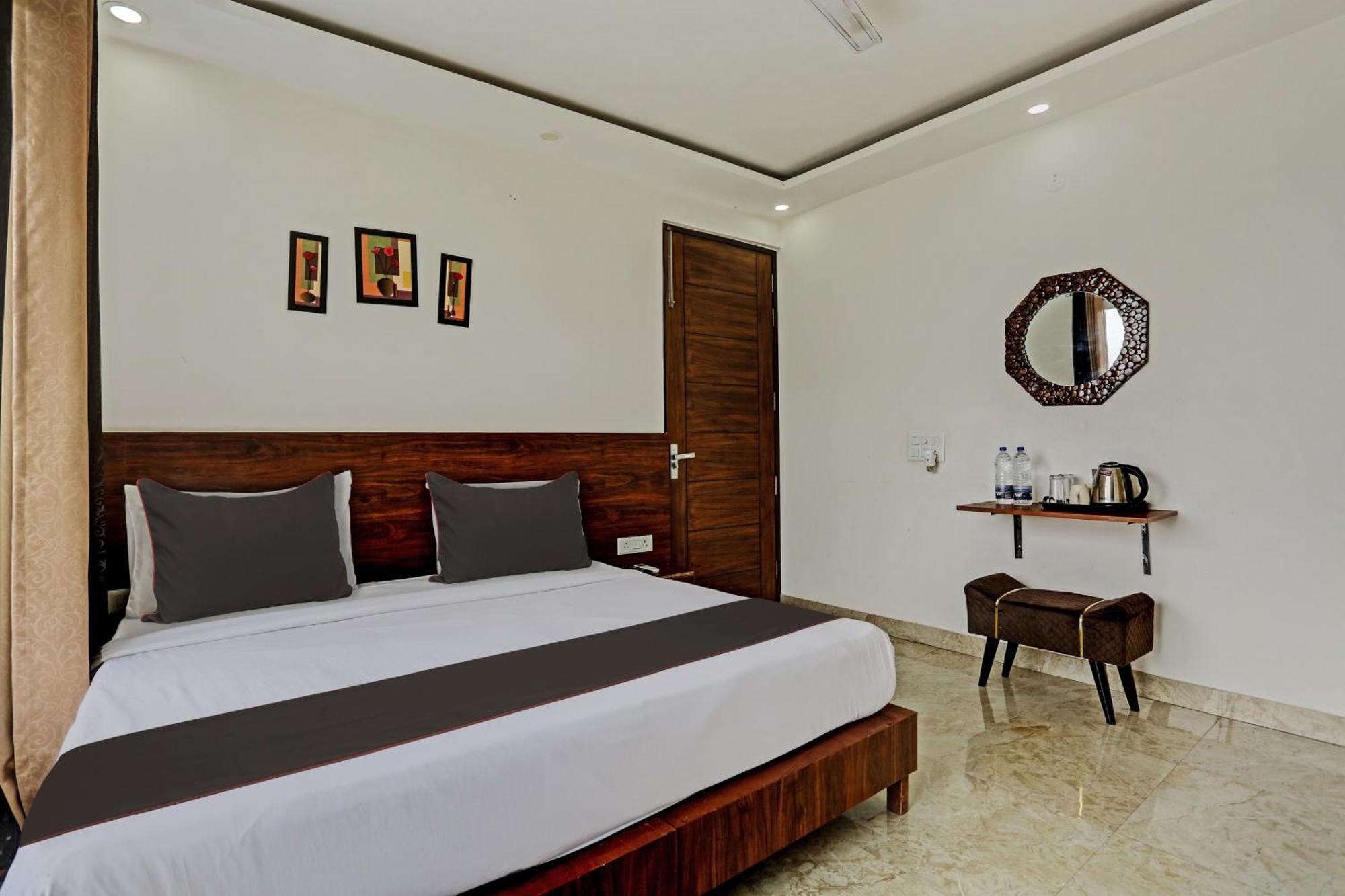 Hotel O Vikrant Residency Ґурґаон Екстер'єр фото