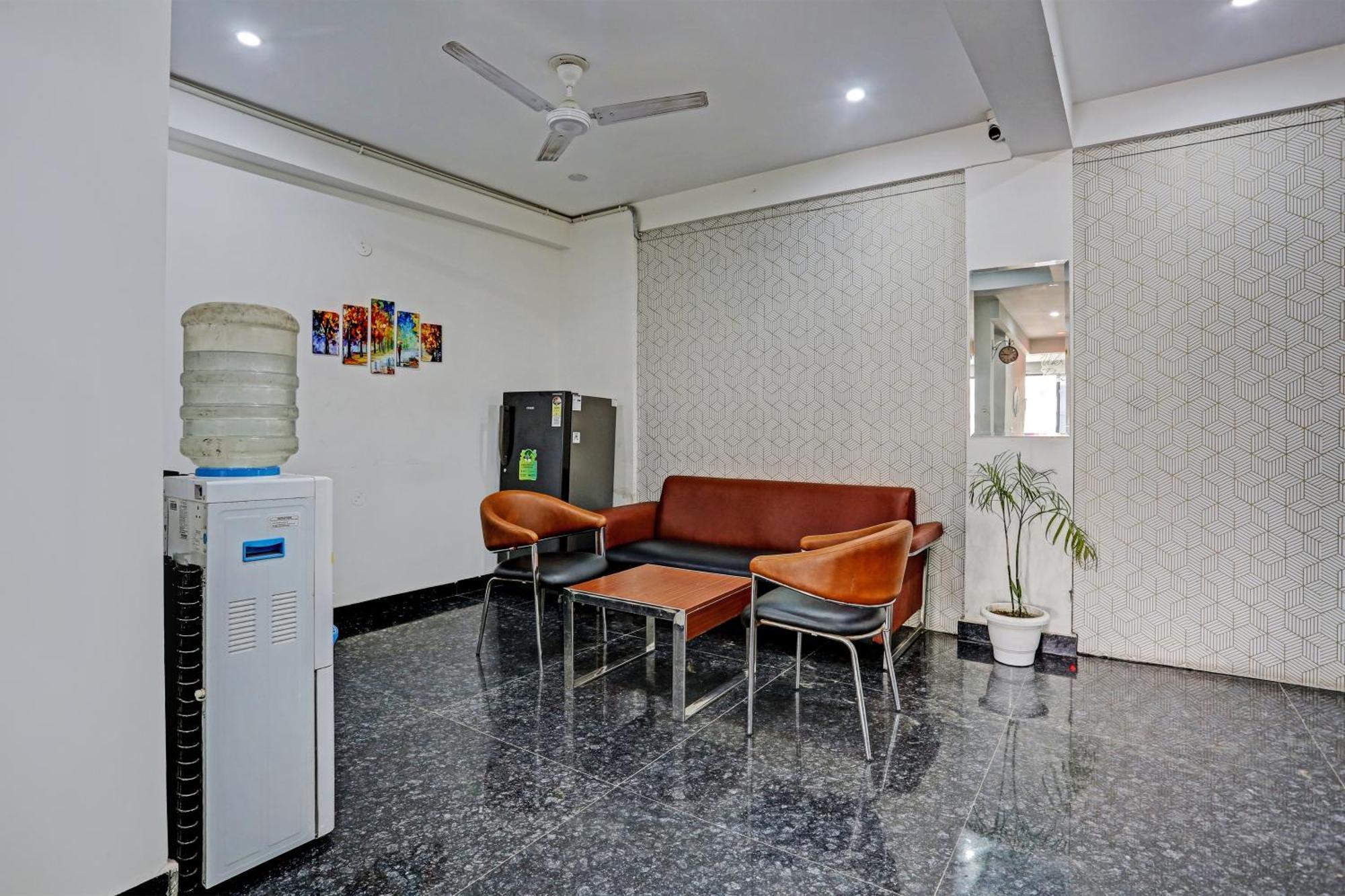 Hotel O Vikrant Residency Ґурґаон Екстер'єр фото